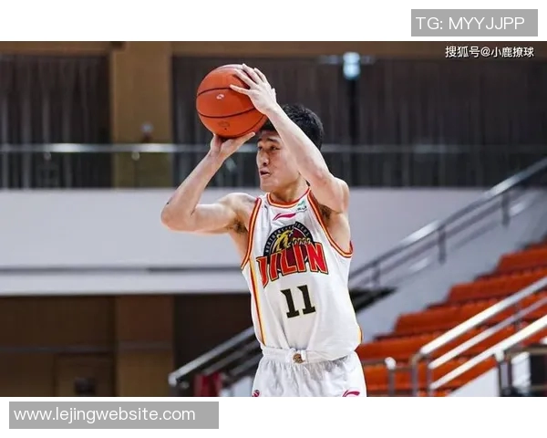 何文炜关键时刻表现出色全场贡献10分6板6助3断助力球队胜利