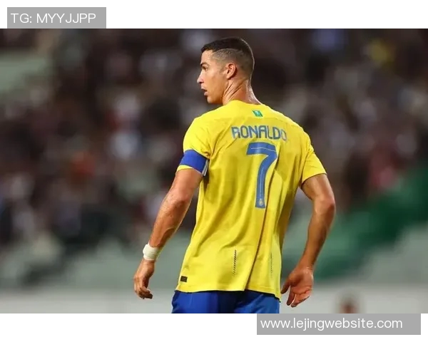 摩根力挺C罗被罚不公指责梅西同样动作却未受罚