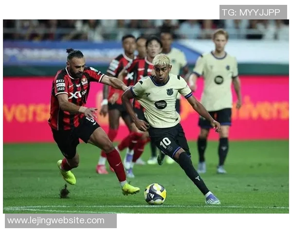 心系男友亚马尔复出战场女友热情助威全场目光聚焦 心系男友亚马尔复出战场女友热情助威全场目光聚焦